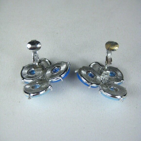 Coro Vintage Blue Lucite Clip On Earrings Silver Tone Grape - Picture 5 of 8